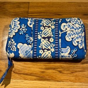 Vera Bradley wallet